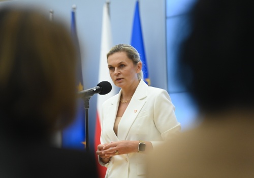 Nowacka: dostęp do mediów społecznościowych dla osób do 15. roku życia zostanie ograniczony