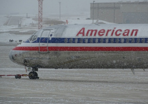 Potężna śnieżyca w USA! Lotniska sparaliżowane, LOT wstrzymuje połączenia