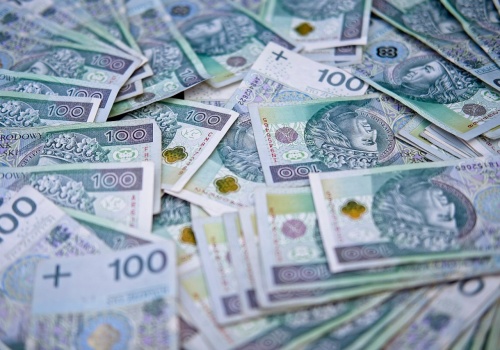 31-latek chciał tylko sprzedać opony. Jak oszuści wyciągnęli ponad 40 tysięcy złotych?