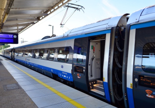 Koniec kontroli biletów w PKP Intercity. Pasażerowie zajmą się tym sami