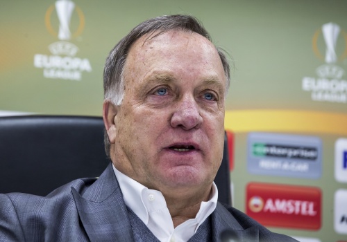 Trener Curaçao, Dick Advocaat, rezygnuje cztery miesiące przed debiutem na Mistrzostwach Świata
