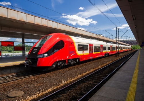 SKM Warszawa: Pasażerów przybywa szybciej niż kursów