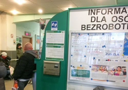 Płacą 10 tys. zł, a ludzi do pracy brak. 