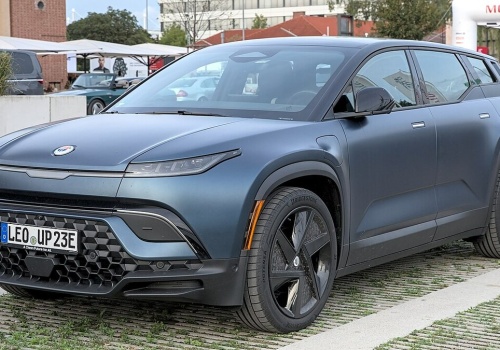 Nowy elektryk, którym nie da się jeździć. Tak kończy się zależność od oprogramowania