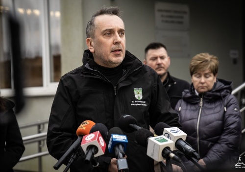 Pożar DPS w Szczawnie. 21 podopiecznych trafiło do Zielonej Góry, której władze natychmiast zaoferowały pomoc