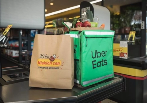 Biedronka i Uber Eats planują dalszą ekspansję. Ile miejscowości dołączy do partnerów?
