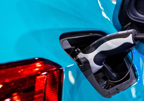 Elektryki w Polsce przestały być niszą. Coraz chętniej jeździmy używanymi autami