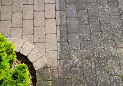 Zamiast do szklanki, wylej przed domem. Po plamach nie będzie śladu