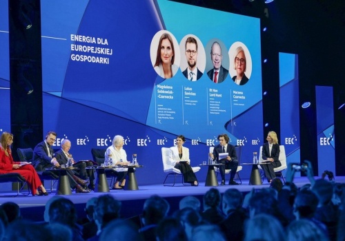 Siła dialogu w czasach podziału