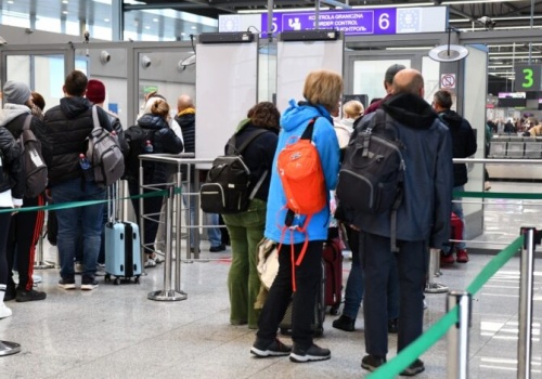 Był poszukiwany trzema listami gończymi. 57-latek zatrzymany na lotnisku w Pyrzowicach