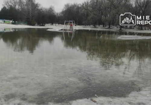 Odwilż w natarciu. Woda zalewa budynki, posesje i ulice