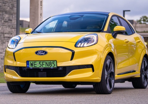 Ford Puma Gen-E i E-Transit Courier z baterią 43 -> 46 kWh i lepszymi zasięgami. Obecna generacja od 1 106 zł/mies.