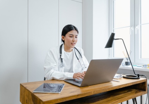 Sztuczna inteligencja przewiduje raka jelita grubego na podstawie notatek klinicznych