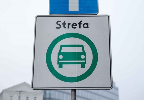 Strefa Czystego Transportu w Warszawie nowe zasady kontroli i limity wjazdów. Pojawią się kamery na wjazdach do strefy