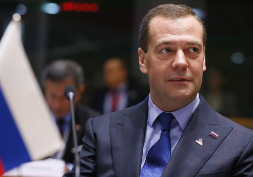 Miedwiediew straszy rosyjskimi żołnierzami. „Mogą wjechać bez wiz. Jak w 1812 czy 1945”