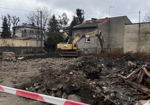 Makabryczne odkrycie pod gruzem w Jaworznie. Śledczy badają sprawę
