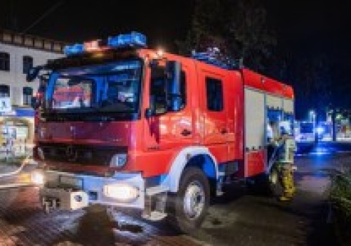 Ewakuacja ok. 400 osób. Pożar elewacji galerii w Płocku