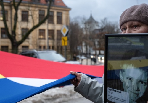 Polskie miasta okazały dziś solidarność z Ukrainą. Popłynęły podziękowania