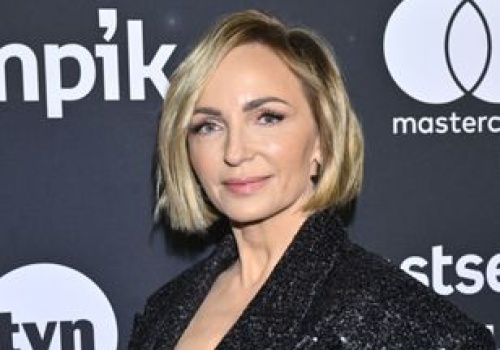 Tak stanęła na ściance. Spódnica 