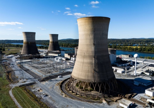 Badanie z Harvardu: przy elektrowniach jądrowych więcej zgonów na raka. Naukowcy: to nie takie proste