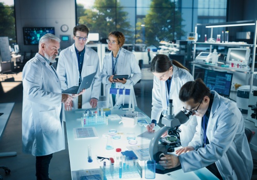 Nowe megatrendy w edukacji.  Uczelnie przygotują ekspertów technologii krytycznych