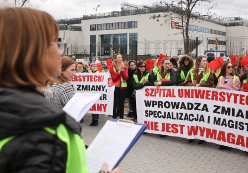 Tysiące spraw w całym kraju. Kielce kolejnym frontem sporu o pensje pielęgniarek