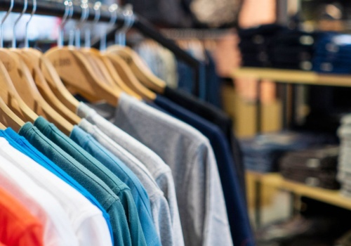 Gigant odzieżowy w końcu wkracza do Polski. Klienci na to czekali, obkupią się już pierwszego dnia