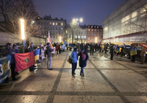 Kraków uczcił 4. rocznicę pełnoskalowej inwazji Rosji na Ukrainę. Manifestacja na Skwerze Wolnej Ukrainy