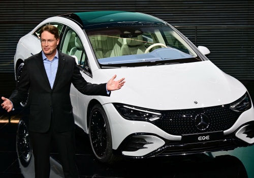 Po katastrofalnym roku Mercedes chce „wynaleźć się na nowo”