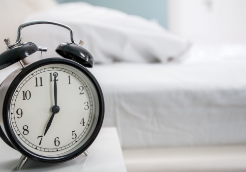 Zmiana czasu na letni 2026 będzie szybciej? Tej nocy będziemy spać krócej