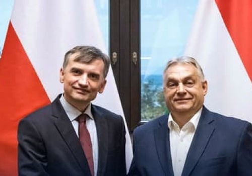 Ujawniamy polsko-węgierską sieć. A w niej Piebiak, neo-sędziowie SN, Czarnek i były wiceprezes TK