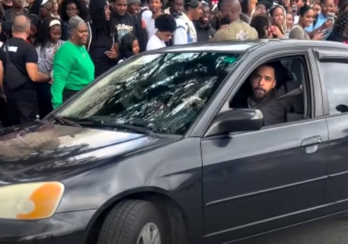 Stara Honda J. Cole’a się zepsuła – tłum fanów pod warsztatem