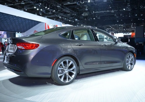 Stellantis i FCA kończą spór o Chryslera 200: 15 lat gwarancji na MultiAir