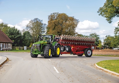 Oto nowy najmocniejszy „standardowy” ciągnik na świecie