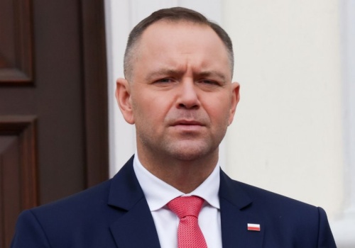 Sondaż powinien dać Nawrockiemu do myślenia. Polacy ocenili, co zrobić z SAFE