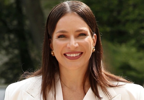 W latach 80. wszyscy mieli takie kurtki. Anna Dereszowska założyła ją do szpilek i wyglądała świetnie na eleganckiej gali