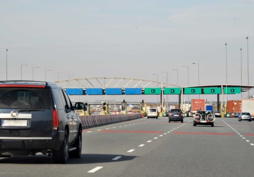 Jak bezpiecznie jeździć autostradą i nie irytować innych kierowców?