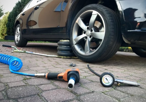 Niemcy przetestowali opony letnie. Niepokojące wyniki coraz popularniejszych w Polsce modeli