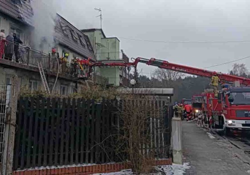 Pożar DPS w Szczwanie. Jest śledztwo, będą dodatkowe badania zwłok zmarłego pensjonariusza
