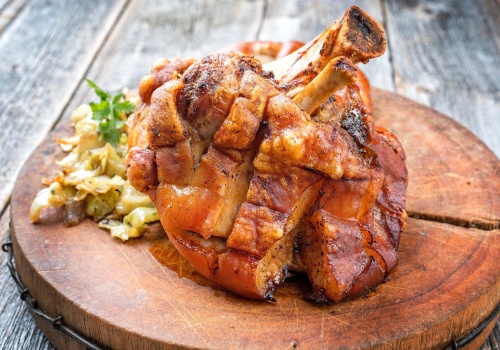 Radne Żoliborza walczą z mięsem. Czy posiłki na imprezach będą tylko roślinne?