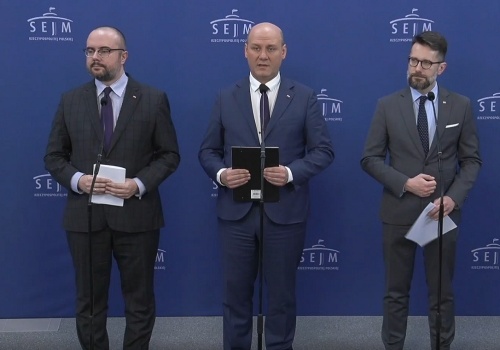 Politycy PiS alarmują ws. sytuacji w MSZ. 