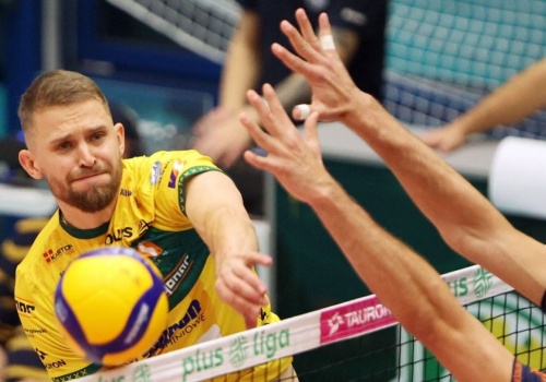 Polskie talenty wychodzą na parkiet. W Zawierciu zaczyna się droga przyszłych gwiazd siatkówki