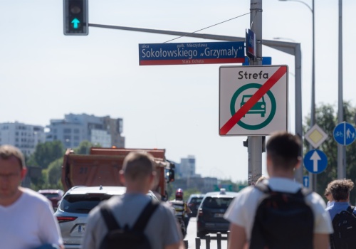 Warszawska SCT w 2026 roku: zakaz dla coraz młodszych pojazdów i więcej kamer