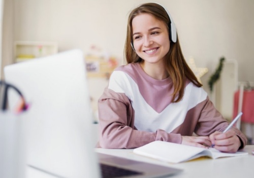 Innowacyjna platforma e-learningowa – zalety korzystania z nowoczesnych narzędzi, które wspierają edukację