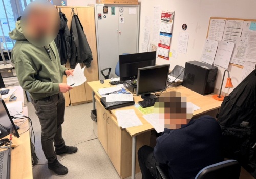 Z podrobionymi dokumentami po kredyt na 50 tys. zł.