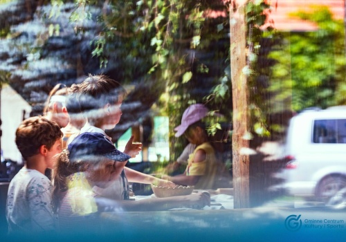 „Uliczny Dom Kultury” zawita do ośmiu miejscowości gminy Żarów. Projekt dostał wsparcie z Ministerstwa Kultury