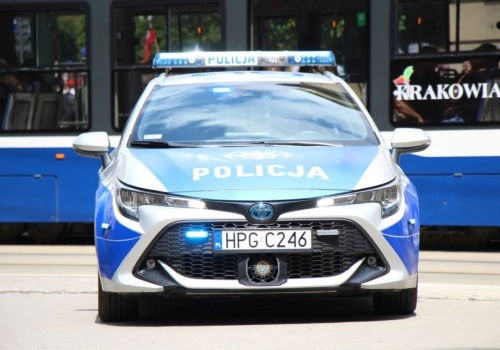 Kraków: Agresywny pasażer zniszczył tramwaj linii 13