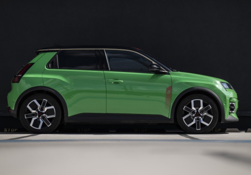 5 budżetowych aut, którymi możesz jeździć bez obciachu. Nawet, jeśli jesteś milionerem!