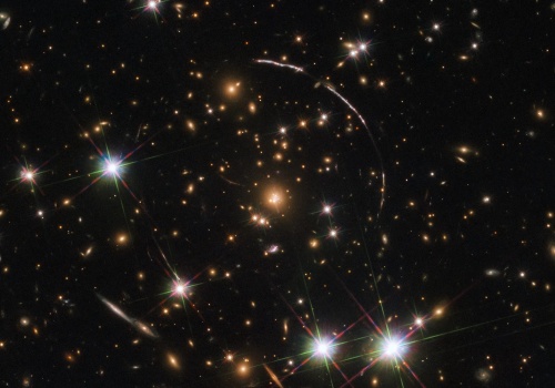 Wczesny Wszechświat był bardziej dojrzały, niż zakładaliśmy. Zdradził go pył