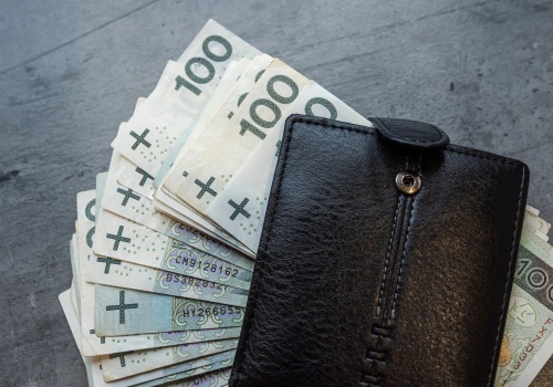 Tyle gotówki możesz legalnie trzymać w domu. Prawo mówi jasno, w tym przypadku może być problem